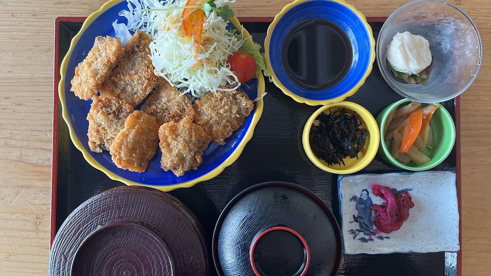 「ここでしか食べられない」が待つ! B級グルメスポット【4選】